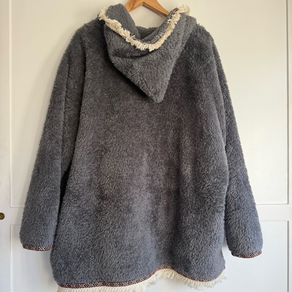 Natural Life Oversized Blanket Hoodie Pullover Gray Fringe Trim Teddy One Size - Picture 5 of 12